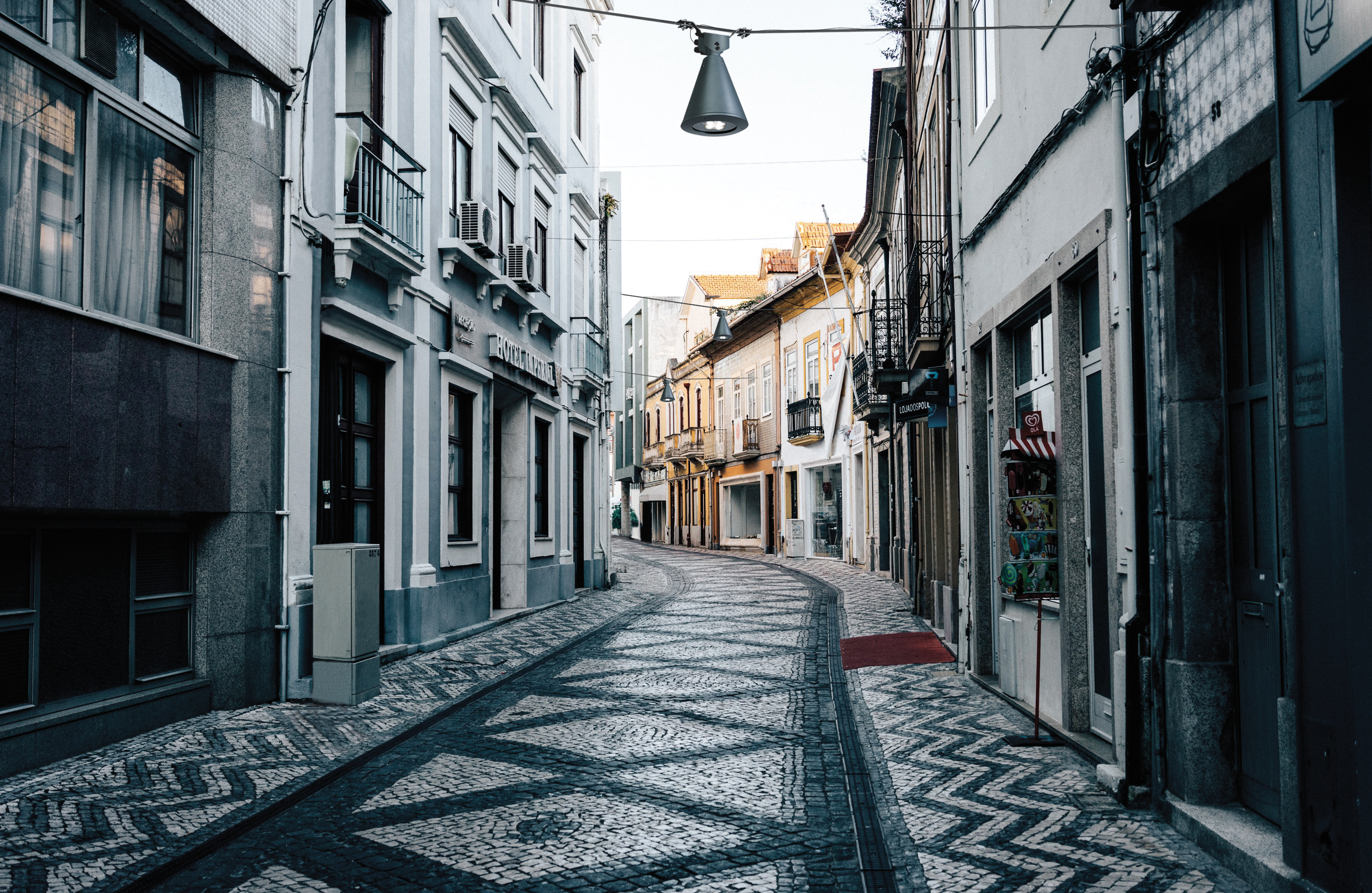 CONO CATENARY - Kingfisher Lighting